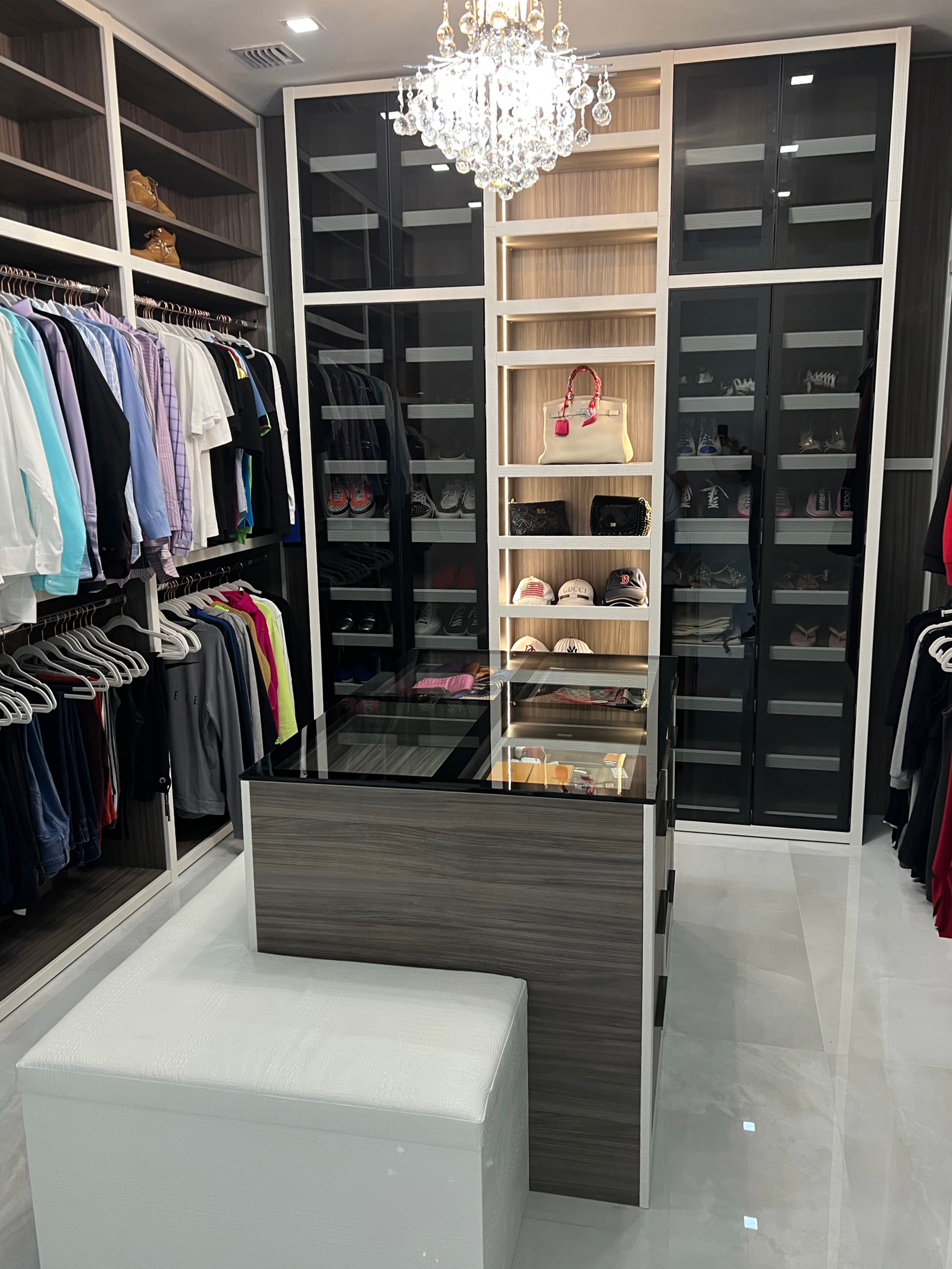 Velart custom walk-in closet with island
